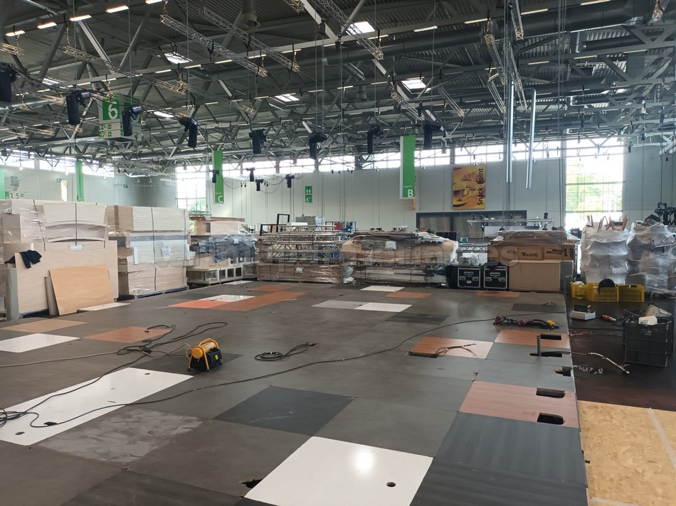 Tarimas desmontables para ferias 10